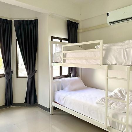 Montana Hotel & Hostel Phuket Karon Eksteriør bilde