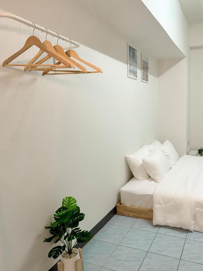 Montana Hotel & Hostel Phuket Karon Eksteriør bilde