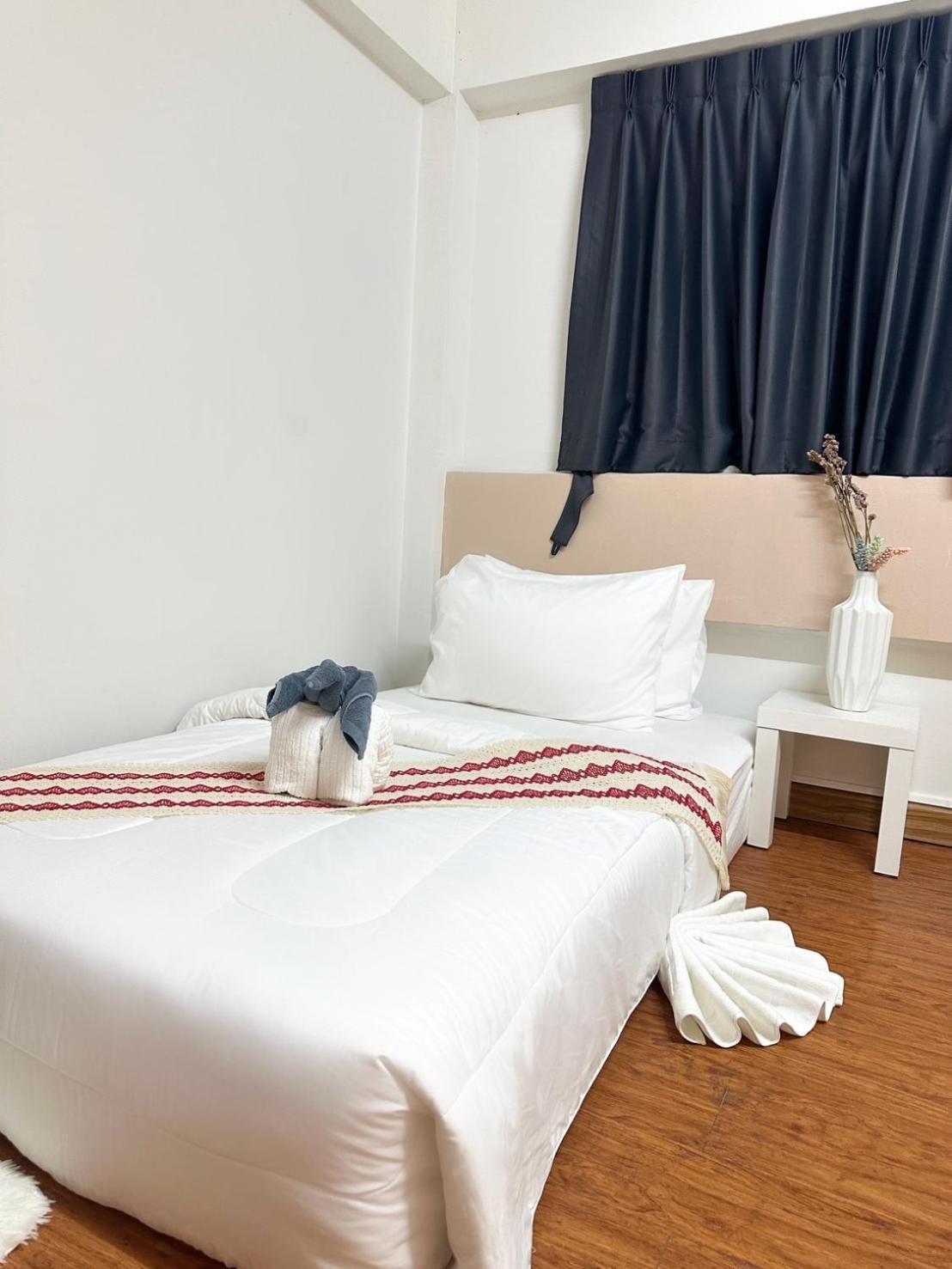 Montana Hotel & Hostel Phuket Karon Eksteriør bilde