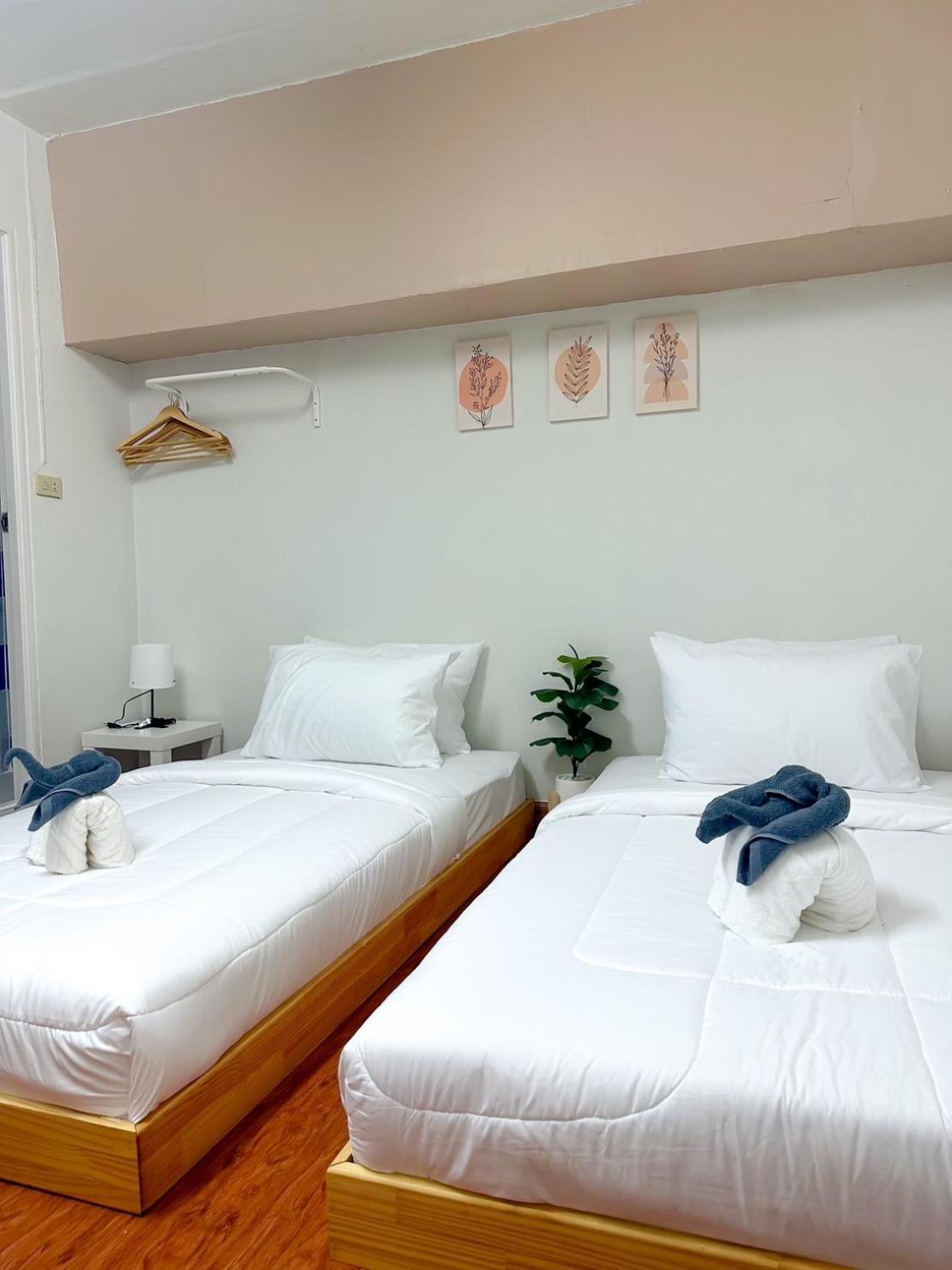 Montana Hotel & Hostel Phuket Karon Eksteriør bilde
