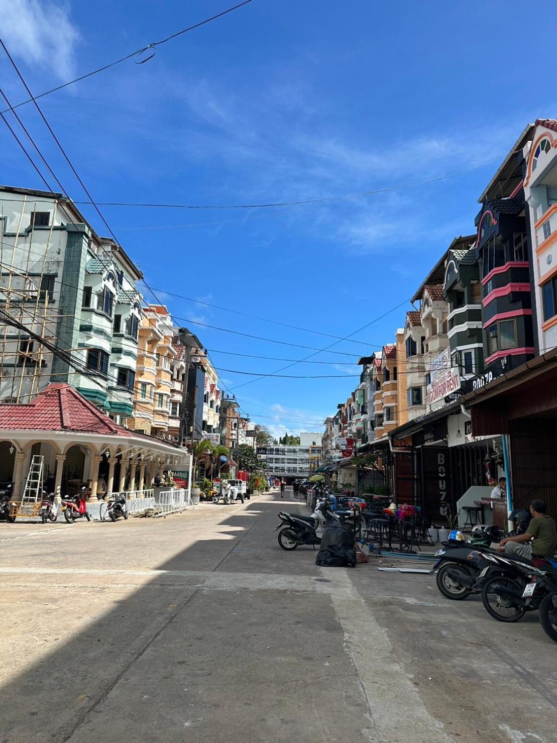 Montana Hotel & Hostel Phuket Karon Eksteriør bilde