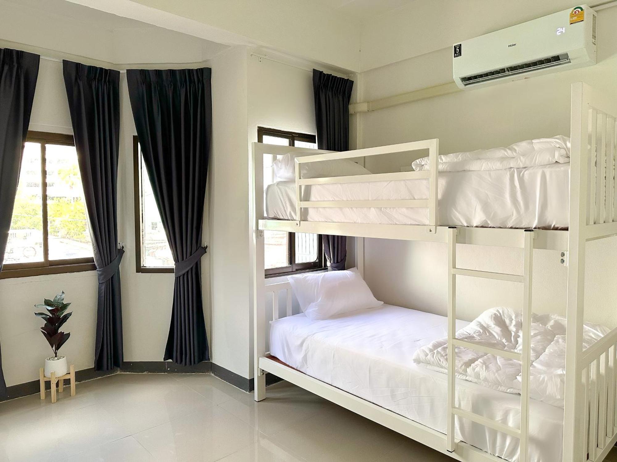 Montana Hotel & Hostel Phuket Karon Eksteriør bilde